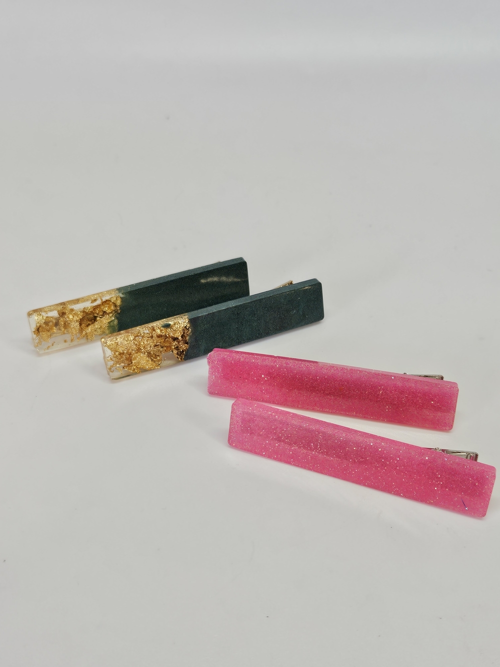 VINTAGE Resin Pink Glitter and Green Gold Leaf Alligator Hair Clip Barrettes Set